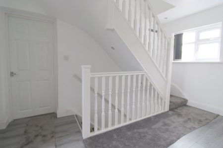 1 bedroom Property to rent - Photo 4