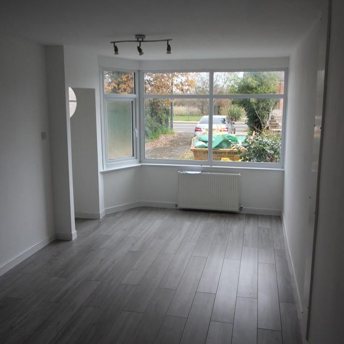 4 bedroom semi-detached house to rent - Photo 1