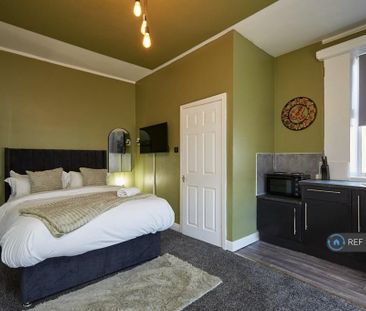 Studio to rent - Photo 6