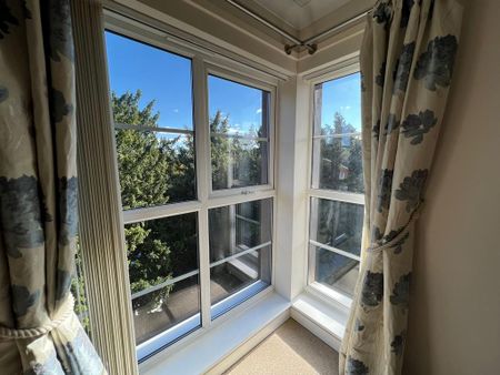 3 bedroom flat to rent - Photo 4