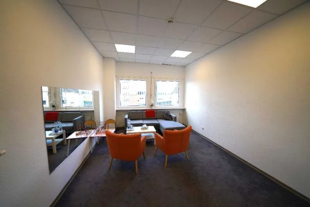 Provisionsfrei: Ca. 212 m² Büro-, Praxis- oder Studiofläche in Rtg.-Lintorf - Photo 1