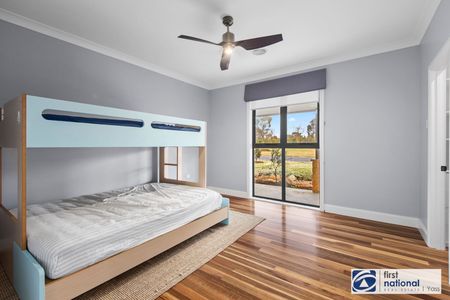 LUXURIOUS COUNTRY LIVING - Photo 4