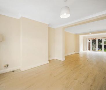 4 bedroom semi-detached house to rent - Photo 1