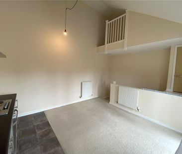 Parsons Close, Fernwood, Newark, Nottinghamshire, NG24 - Photo 2