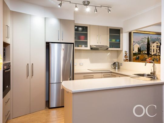 Open the Door to Stylish Courtyard Living Moments from The Parade - Photo 1
