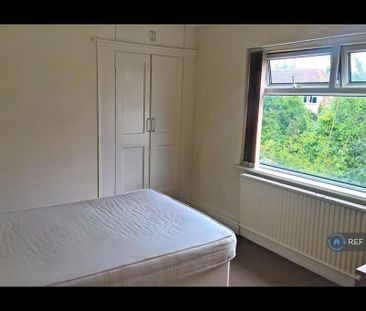 3 bedroom semi-detached house to rent - Photo 5