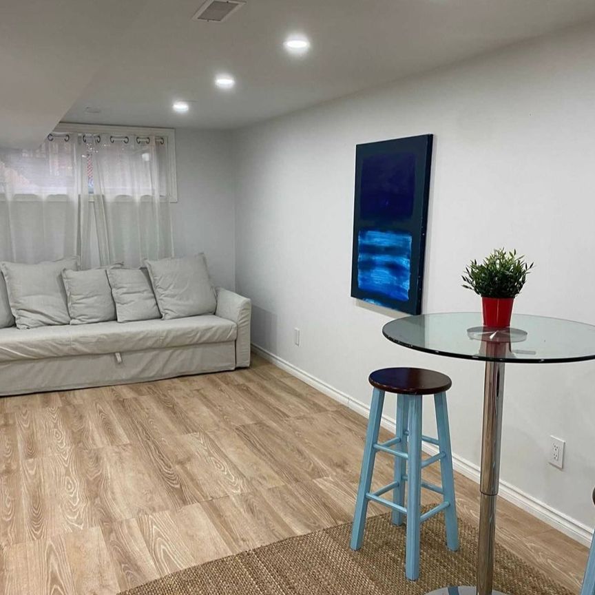 For Lease - 98 Avondale Avenue Unit# Lower, Toronto, Ontario - Photo 1