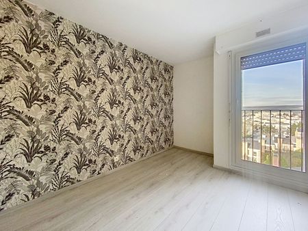 Appartement à louer - ÉPERNAY - Appartement 3 pièces avec balcon - Photo 3