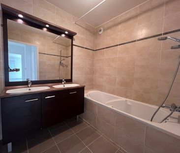 Location Appartement 3 pièces 69m² - Photo 5