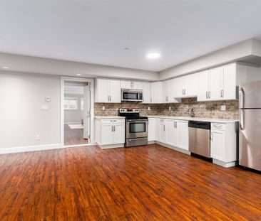 Warm and Welcoming Spacious 3 Bedrooms Suite – White Rock - Photo 6