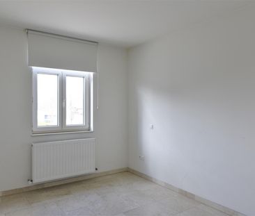 Gelijkvloers appartement met 2 slaapkamers - Photo 1