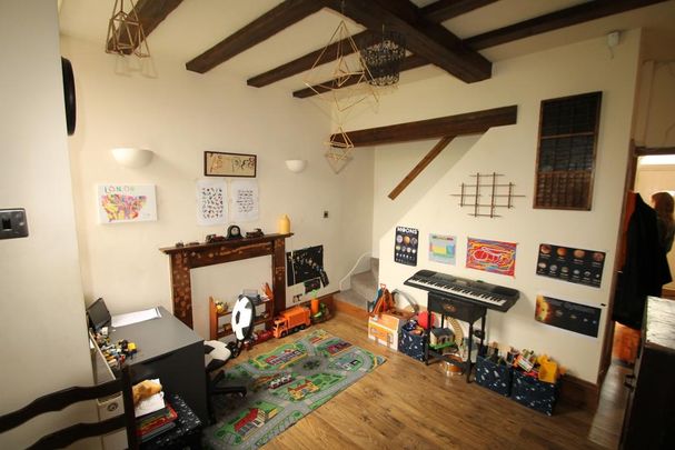 2 bedroom terraced house to rent - Photo 1