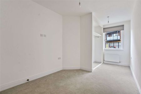 A recently built 1 bedroom apartment finished to a high specification and set on the ground floor. Parking is available on request. Available 14th November and offered unfurnished. - Photo 5