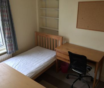 3 Bedroom House To Rent in Town Centre - £1,455 pcm Tenancy Info - Photo 2