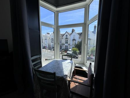 3 bedroom apartment to rent - Photo 3