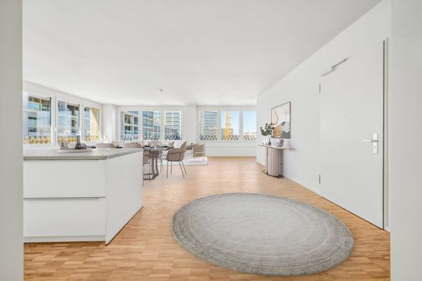 Luxury Living Unlocked – Modernes 2-Zimmer-Apartment mit Loggia im Crown II - Photo 1