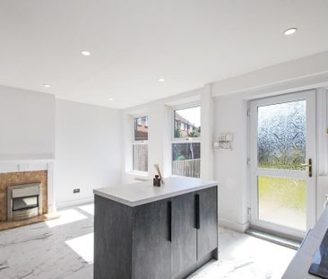 2 bedroom terraced house to rent - Photo 2