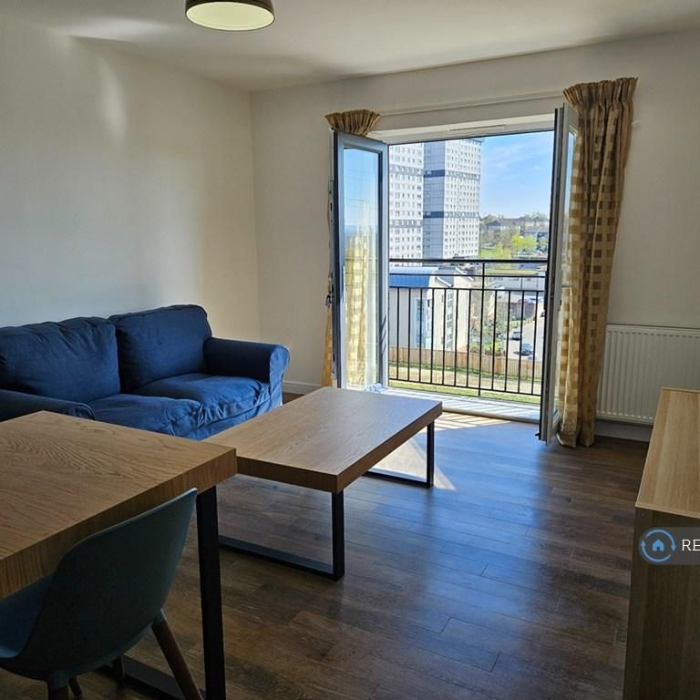 2 bedroom flat to rent - Photo 1