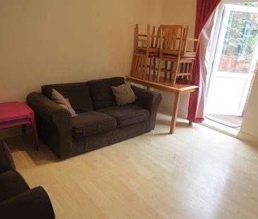 Bedroom Semi Detached House In Winton, BH9 - Photo 6
