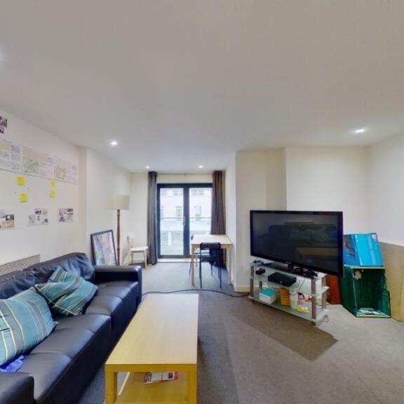 2 bedroom flat to rent - Photo 1