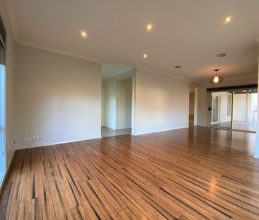 15 ISLINGTON ROAD, Stanhope Gardens NSW 2768 - House For Rent | Domain - Photo 4