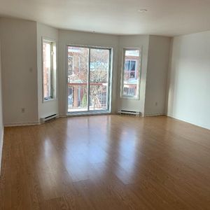 Grand 4 1/2 style condo à louer à Boisbriand - Photo 2