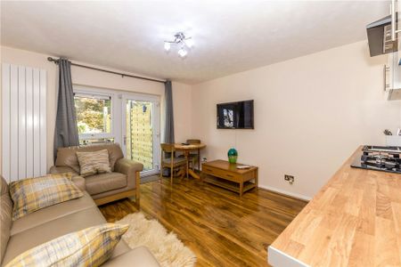 The Terrace, Redbourn, Hertfordshire, AL3 7HQ - Photo 2