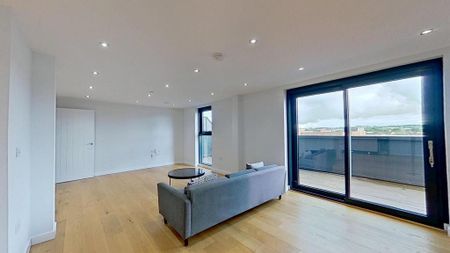 3 bedroom flat to rent - Photo 4