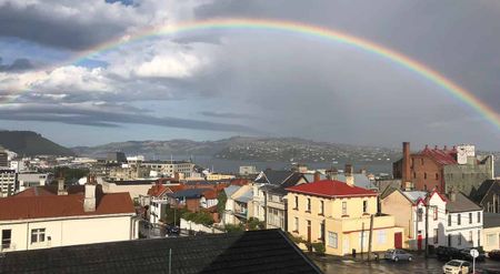 Sunny apartment with City views - Photo 3