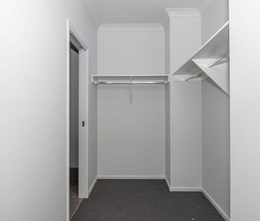 NEW HOME WITH SOLAR & ELECTRIC CAR CHARGER - Photo 3