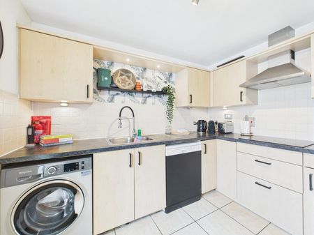 Trevelyan Court, Windsor, Berkshire,SL4 - Photo 3