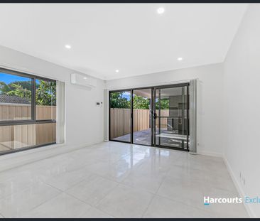 Kingsdene Estate Living! - Photo 1