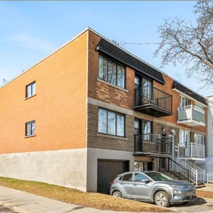 Grand 3 1/2 fraichement rénové à louer au 9308 avenue Bruchési à Montréal disponible immediatement! - Photo 1