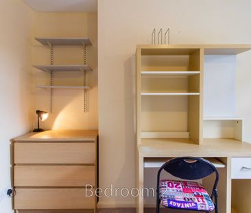 Room 1 - Photo 4