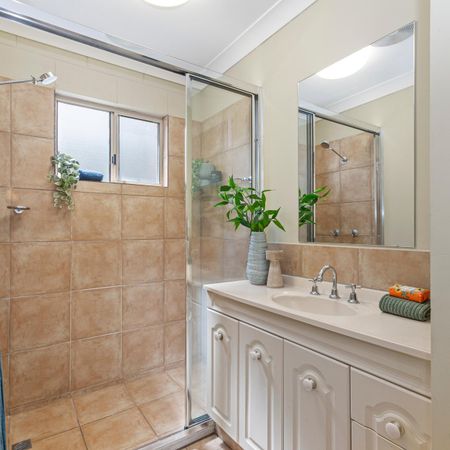 Spacious Family Retreat in Kirwan! - Photo 5