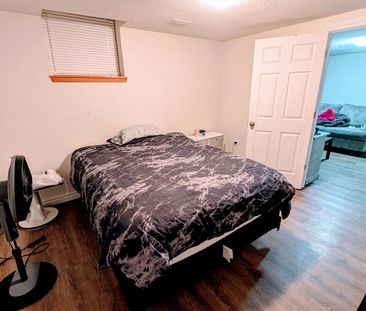 For Lease - 853 Crowells Street, Oshawa, Ontario - Photo 4