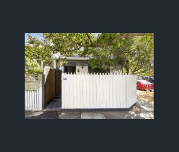 Spacious 2 Bedroom in Prime South Yarra Location - Photo 2