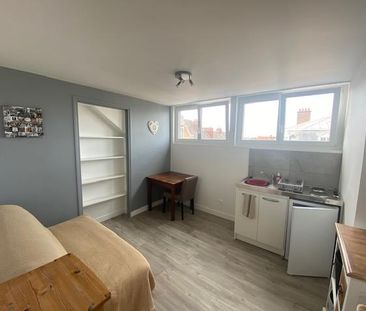 Location Appartement 1 pièce 12m² CAMBRAI 59400 - Photo 2