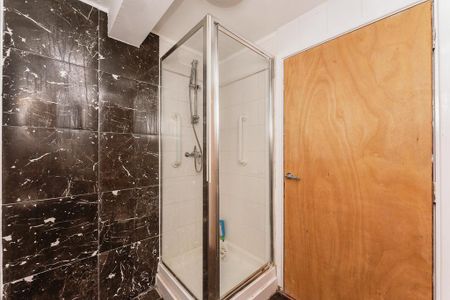 4 bedroom apartment to rent - Photo 5