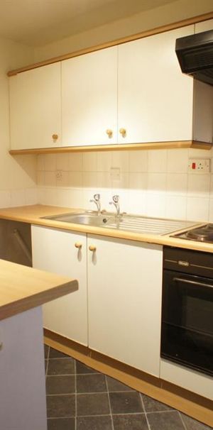 1 bedroom Flat To Let - Photo 1