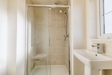 3 bedroom end of terrace house to rent - Photo 5