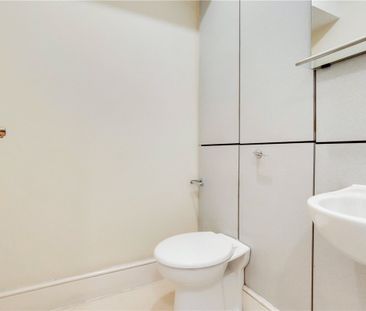 A bright studio room with kitchenette situated on the third floor o... - Photo 2