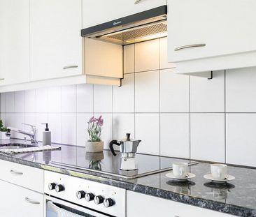 Wunderschöne Wohnung mit Aussicht auf die Landschaft - Photo 2
