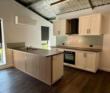 BRAND NEW PRIVATE GRANNY FLAT OVERLOOKING ACREAGE!! - Photo 4