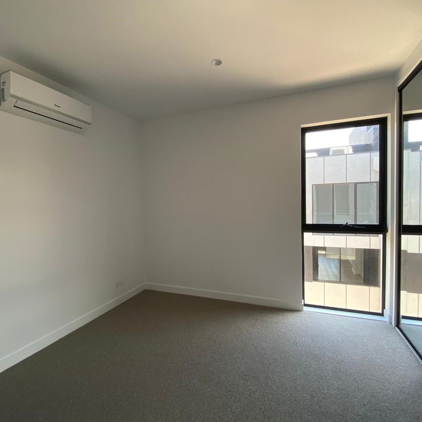 6 Woody Lane, Alphington VIC 3078 - Townhouse For Rent | Domain - Photo 1