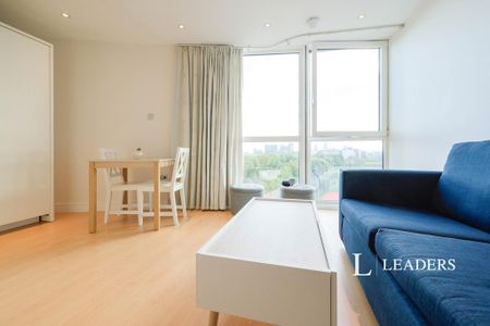 Studio to rent - Photo 2