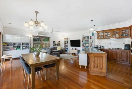 THE PERFECT FAMILY HOME - Photo 4