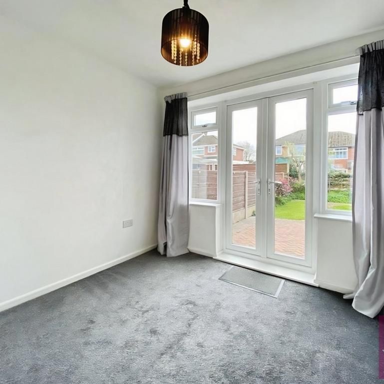 3 bedroom semi-detached house to rent - Photo 1