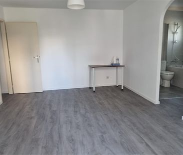 Location Appartement 2 pièces 42m² - Photo 5