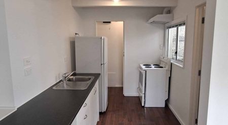 Charming 1-Bedroom Studio Available now! - Photo 2